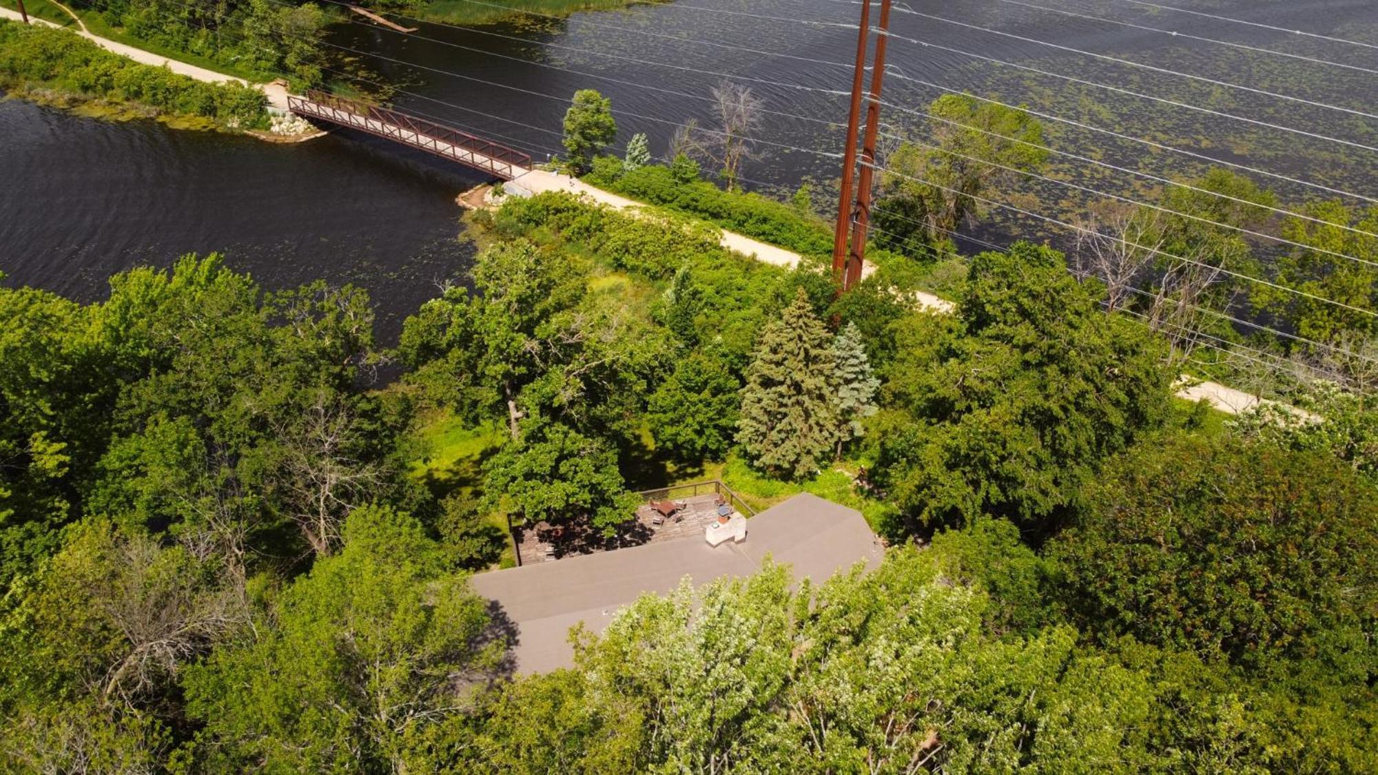 Mid-Century Lakefront Haven Near Wayzata Villa Minneapolis Exterior photo